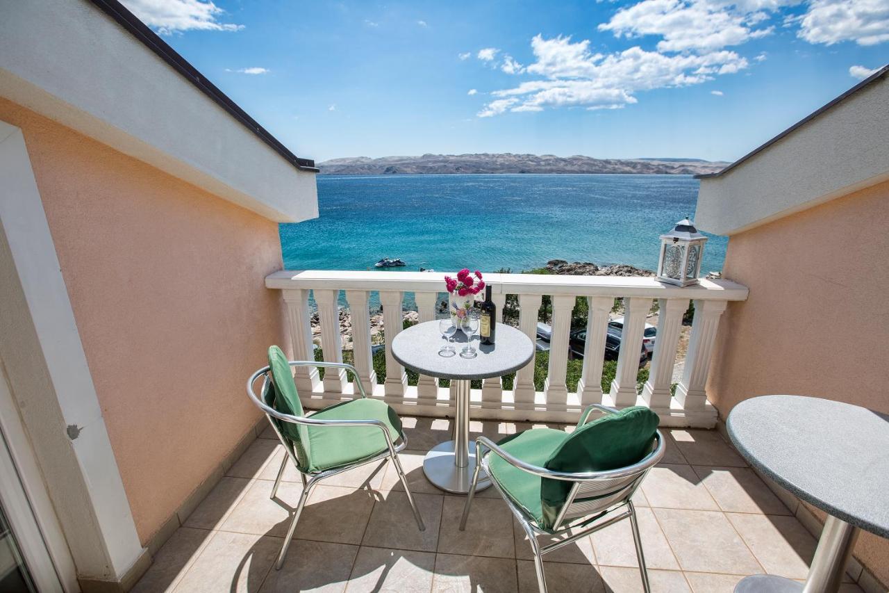 Ferienhaus Elena Karlobag Bagian luar foto