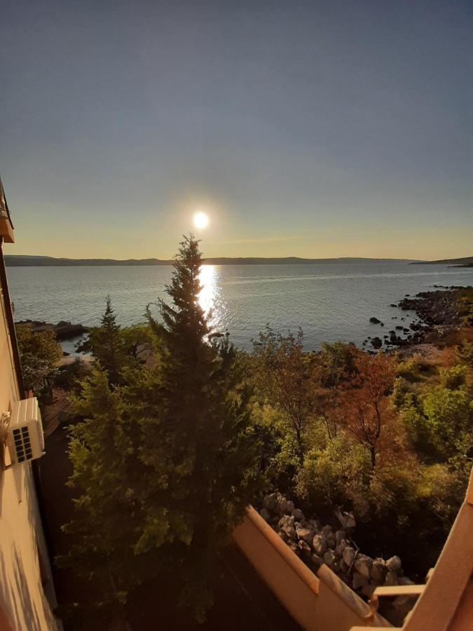 Ferienhaus Elena Karlobag Bagian luar foto